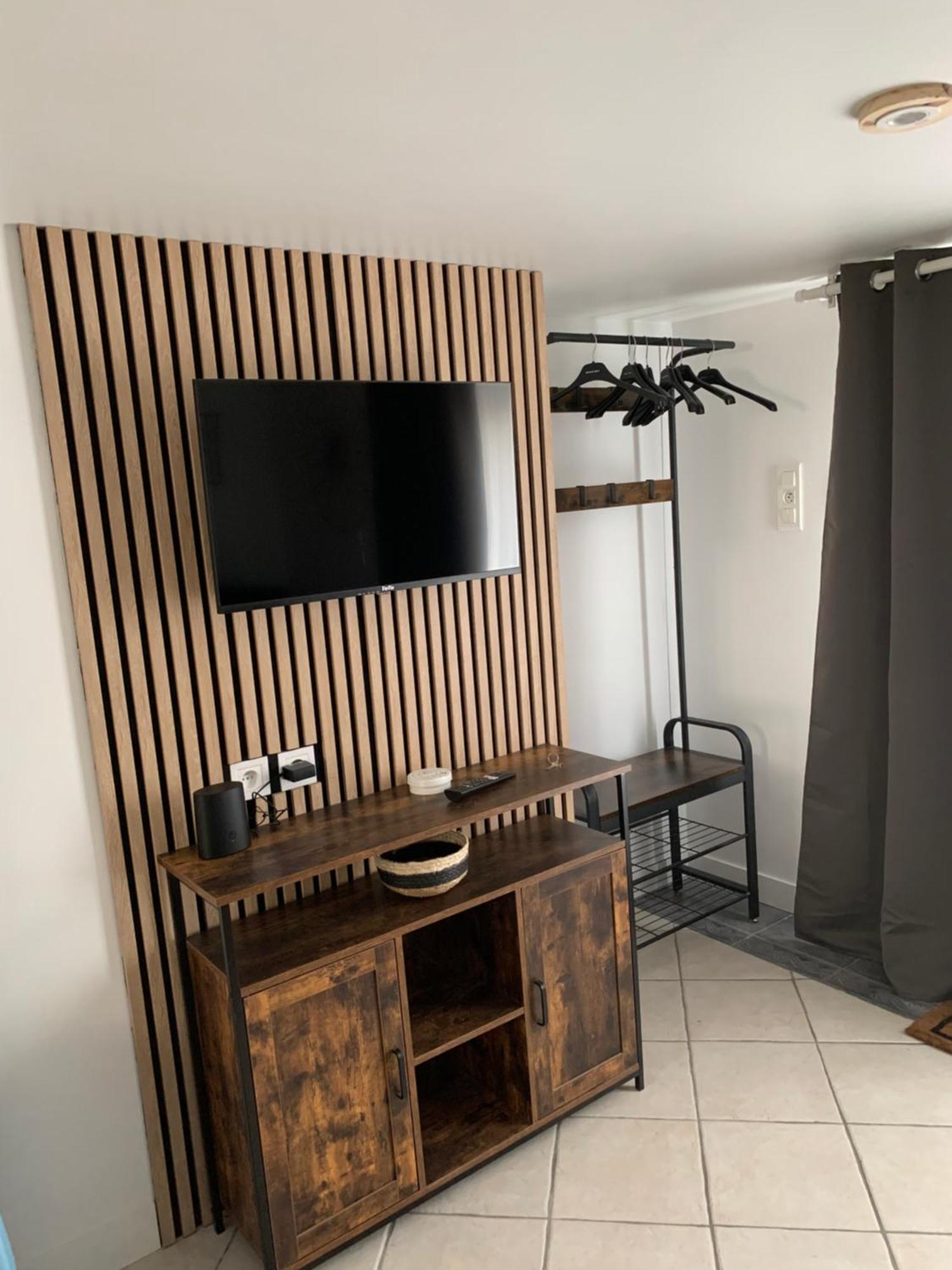 Appart Studio Rdc De Maison Avec Exterieur Proche Reims Tinqueux Bagian luar foto